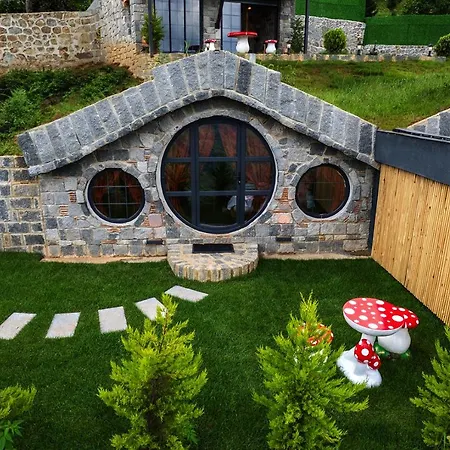 Hotel Hobbit Chalet