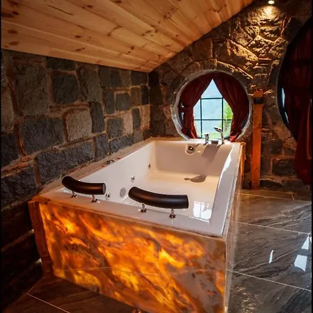 Hotel Hobbit Chalet *